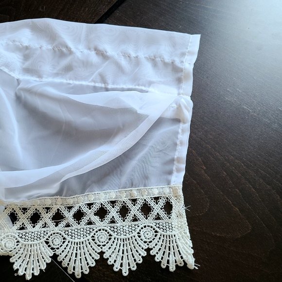 Vintage curtain with lace. - Picture 4 of 12